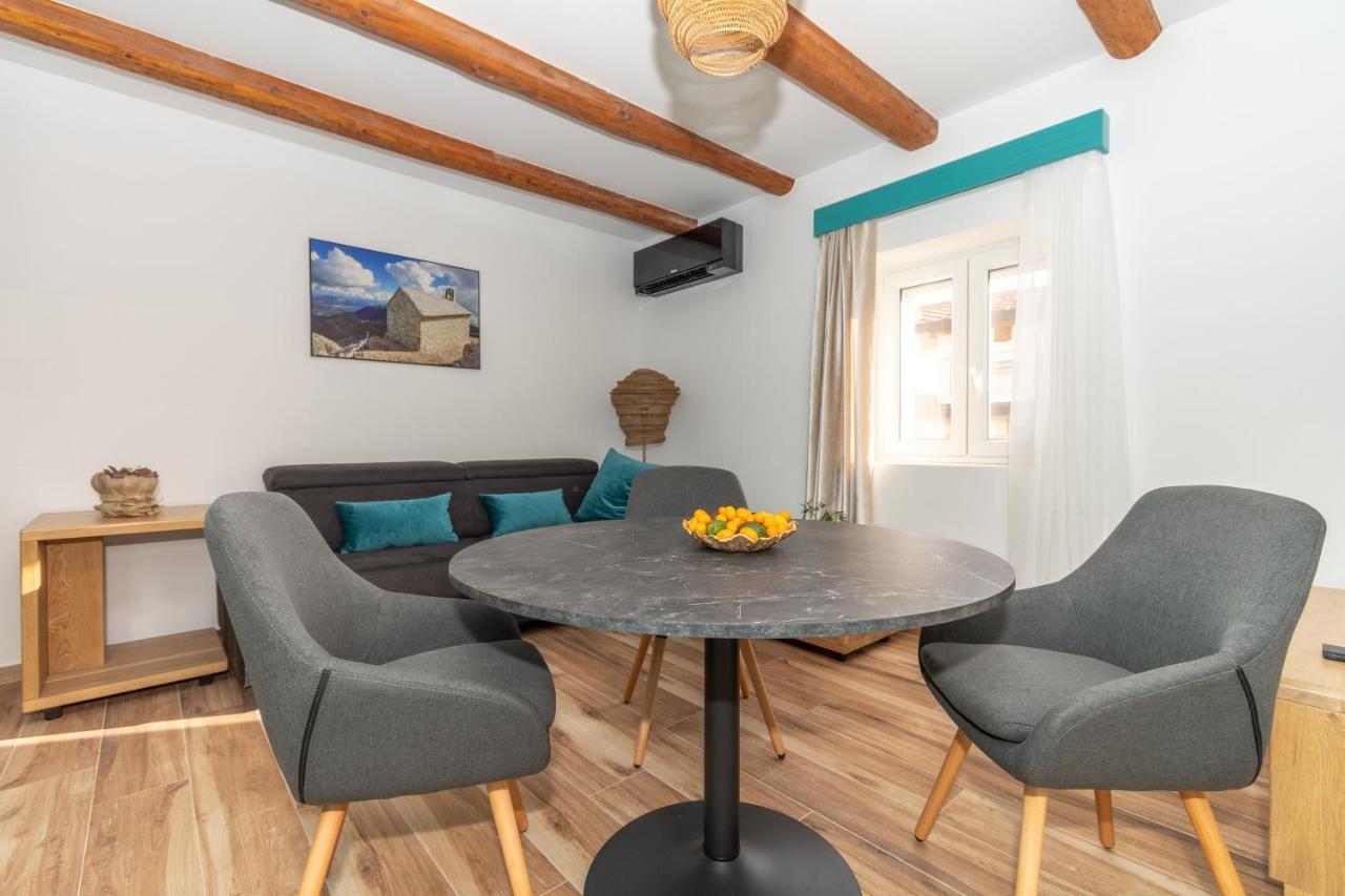 Ivka Makarska - Modern And Luxurious Oldtown Apartament 외부 사진