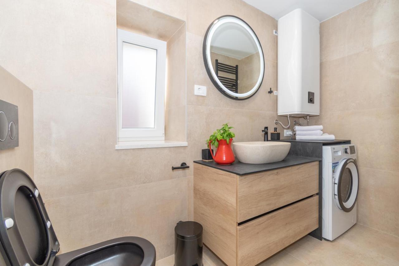 Ivka Makarska - Modern And Luxurious Oldtown Apartament 외부 사진